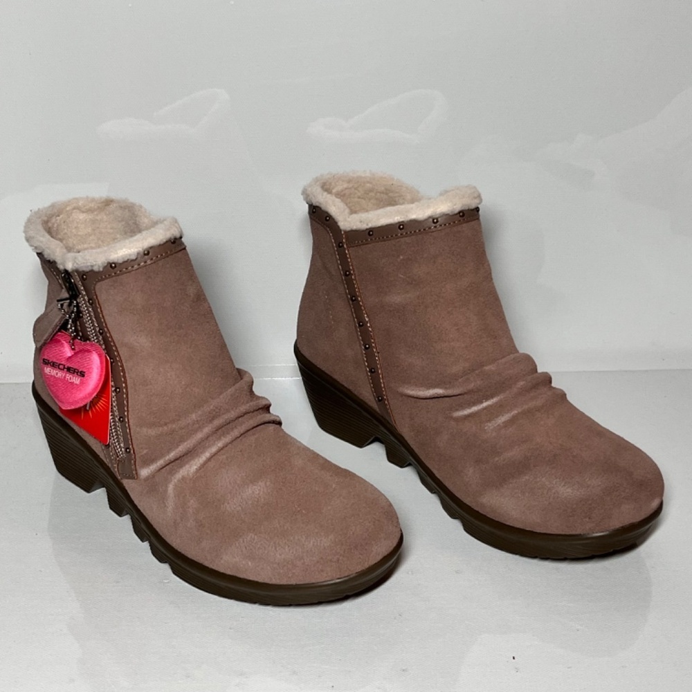 Skechers Jumper Studded Sherpa Trim Bootie